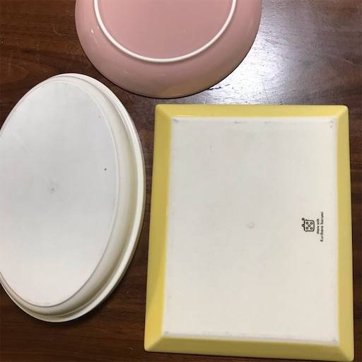 なにかがついたお皿 なにかがついたお皿 欠陥のある[壊れた陶器]皿 – Chongchong