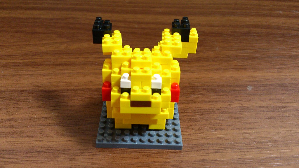 ナノブロックでピカチュウつくりました お菓子食べながらポケモンと寝たい ナノブロックでピカチュウつくりました お菓子食べながらポケモンと寝たい