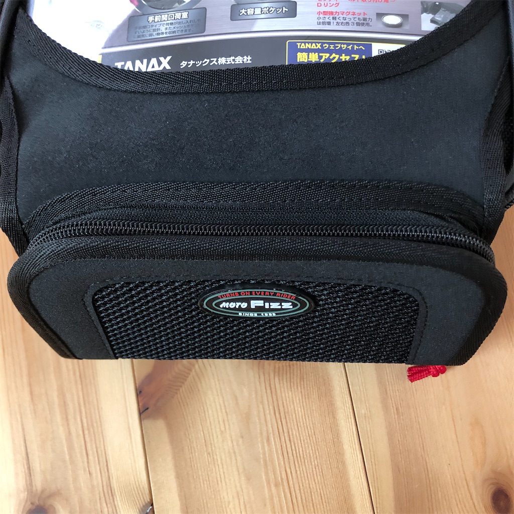 モトフィズ MFK-084スラントタンクバッグMのレビュー。 - のぶろぐ13。