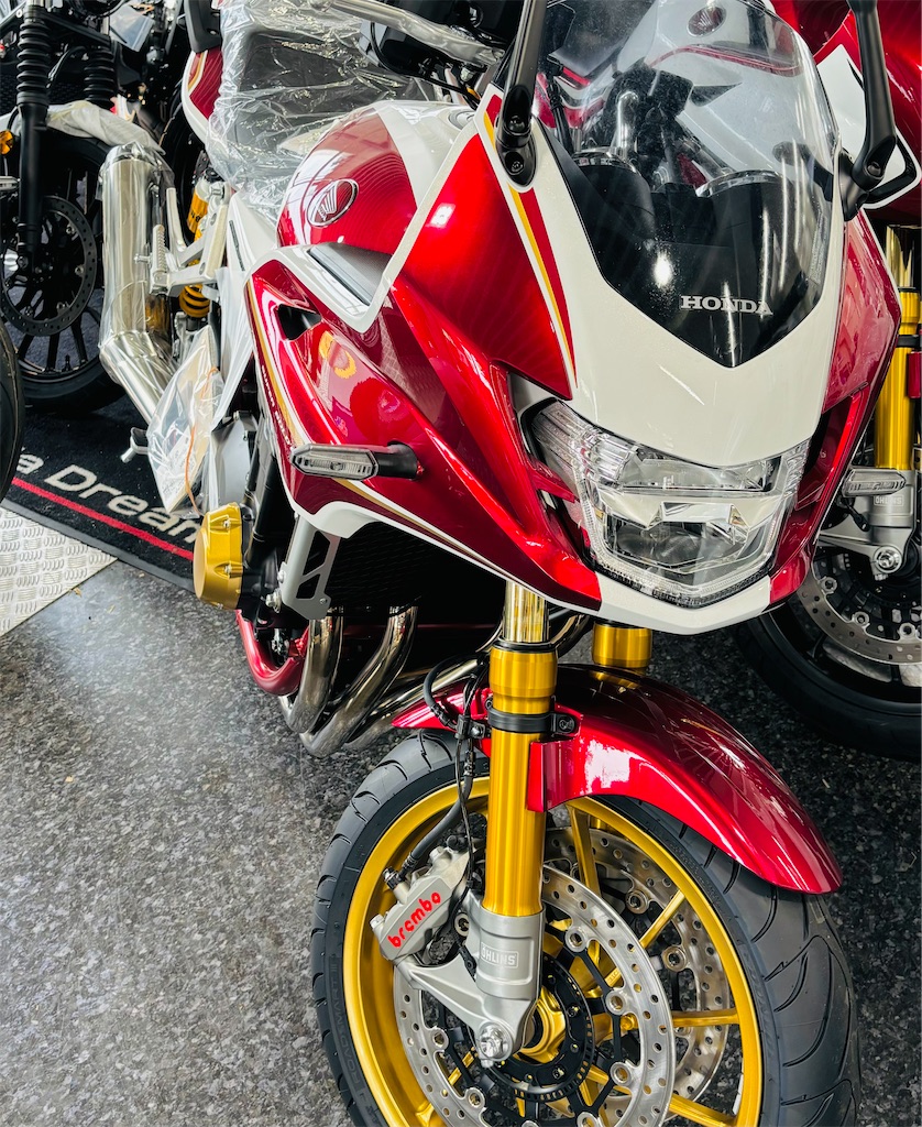 ホンダcbx750ボルドールカウルスクリーン