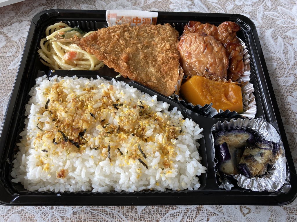 お昼のお弁当