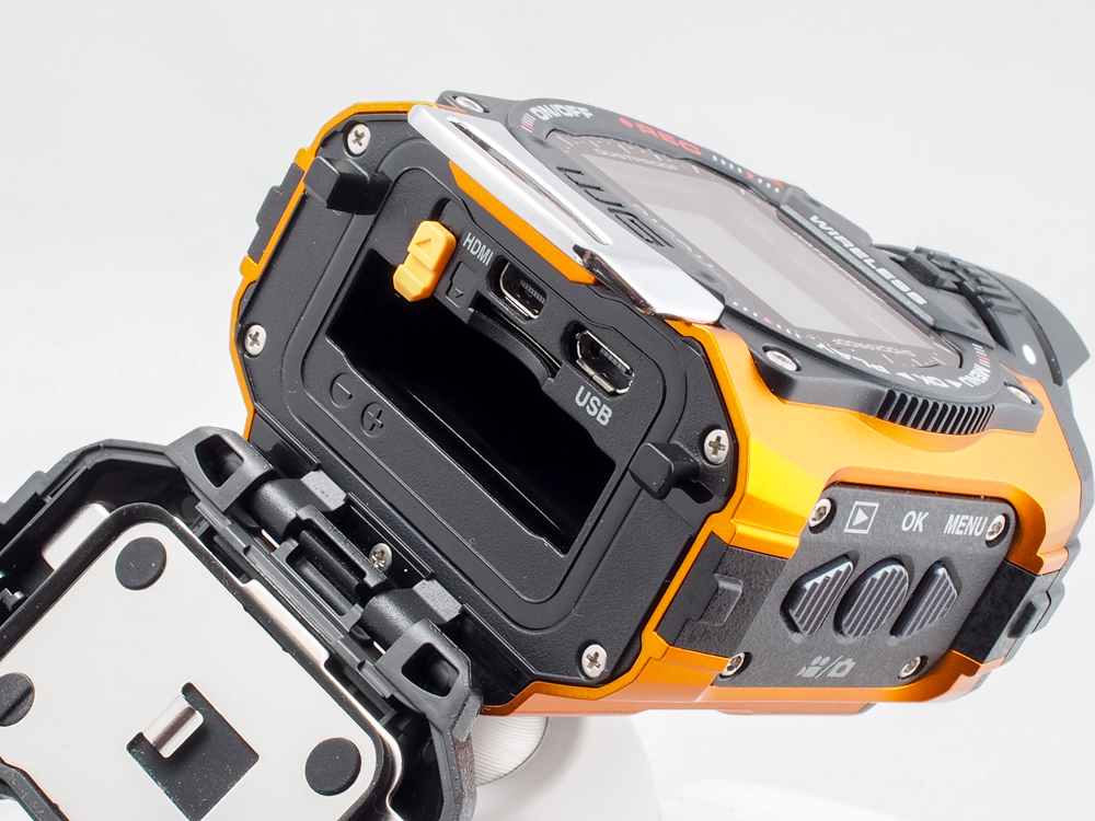 RICOH WG-M1 防水デジタルカメラ　アクションカメラ　別売りグリップ付き Amazon | RICOH 防水アクションカメラ WG-M1 ブラック WG-M1 BK