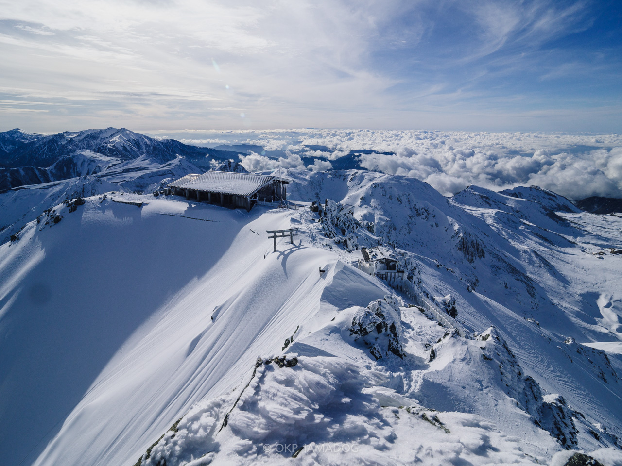 Ginrei　氷雪の立山室堂平 今年も初冬の立山室堂へ… たっぷり降雪した翌日の立山主峰・雄山
