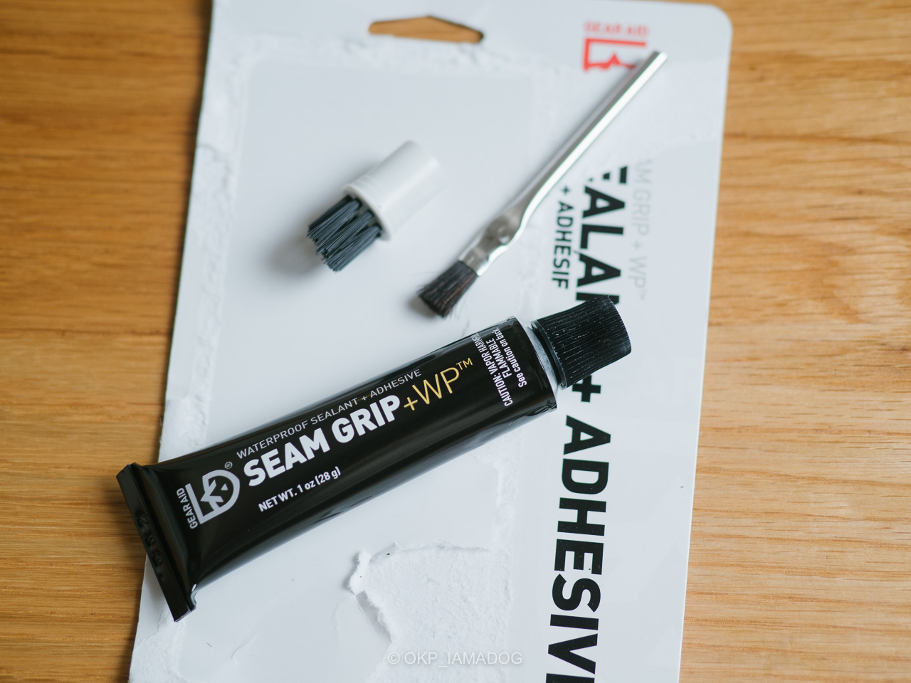 ハードシェルのシームテープが剥がれや日傘の穴をGEAR AID