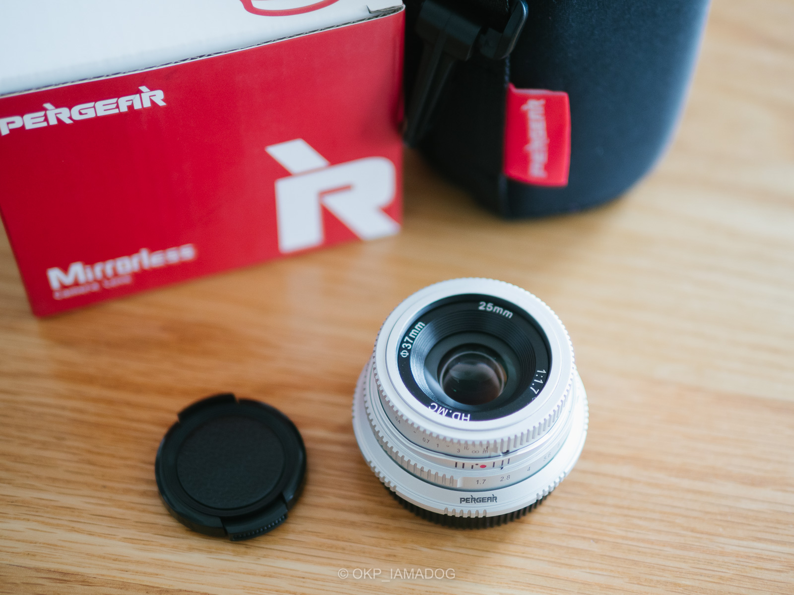 PERGEAR 25mm F1.7（Micro 4/3）、コンパクトで柔らかな描写を楽しめる