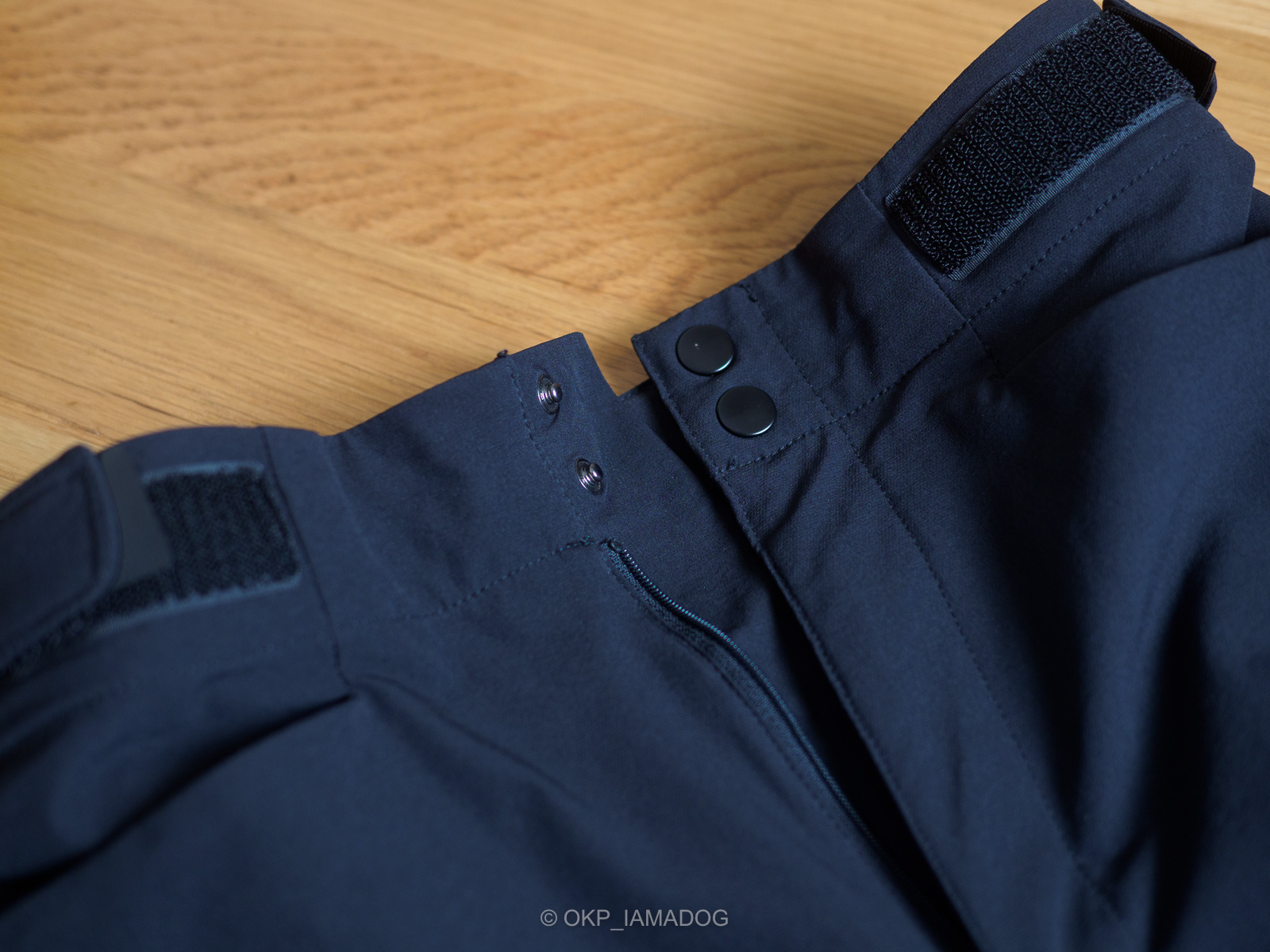 ワークマン プレミアム超撥水ソフトシェルトレックパンツ