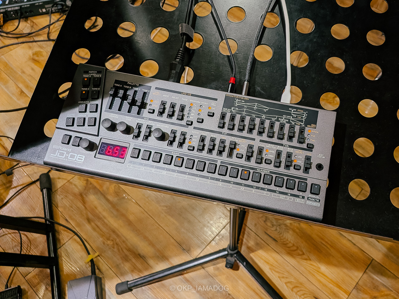 (値下げ) ローランド JD-800 シンセサイザー Roland JD-08とK-25mを購入、バンドでJD-800の53番ピアノを使ってる
