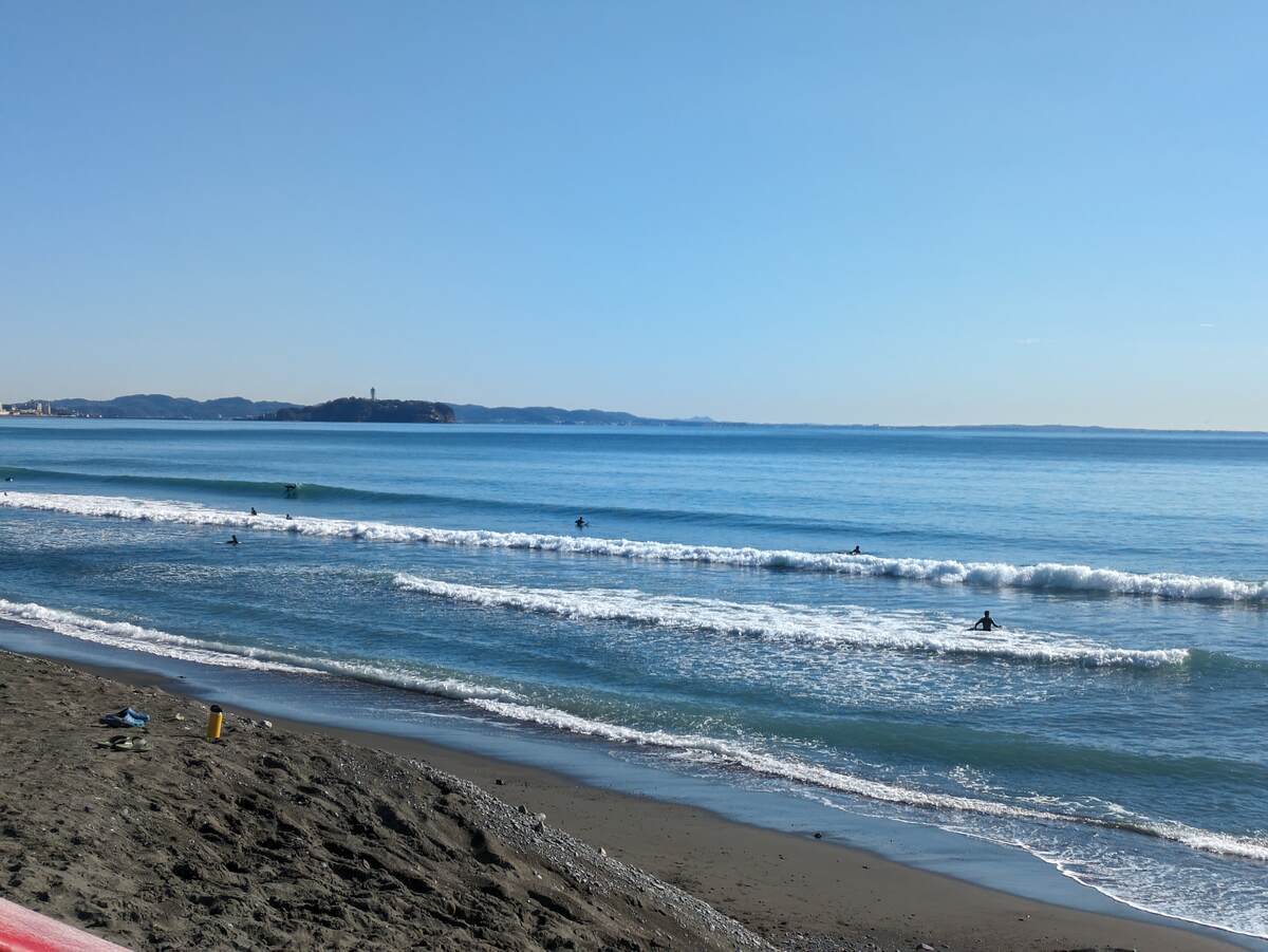 2023年12月13日昼11:15の茅ヶ崎ラチエン前