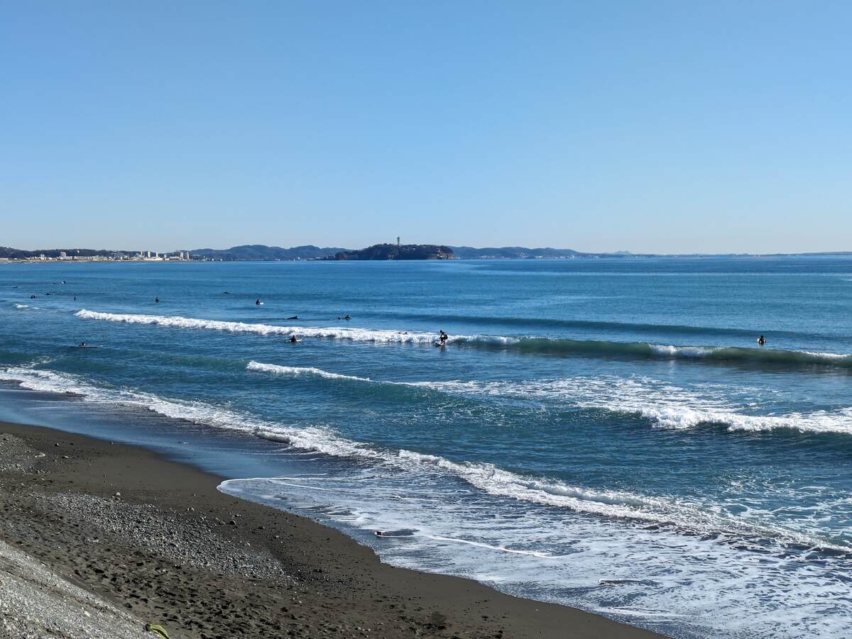 2023年12月13日昼12:22の茅ヶ崎ラチエン前