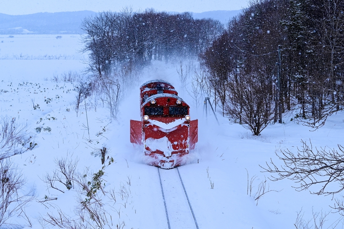 北海道遠征②】宗谷ラッセルと根室本線を追いかけて - 長都温泉の鉄道