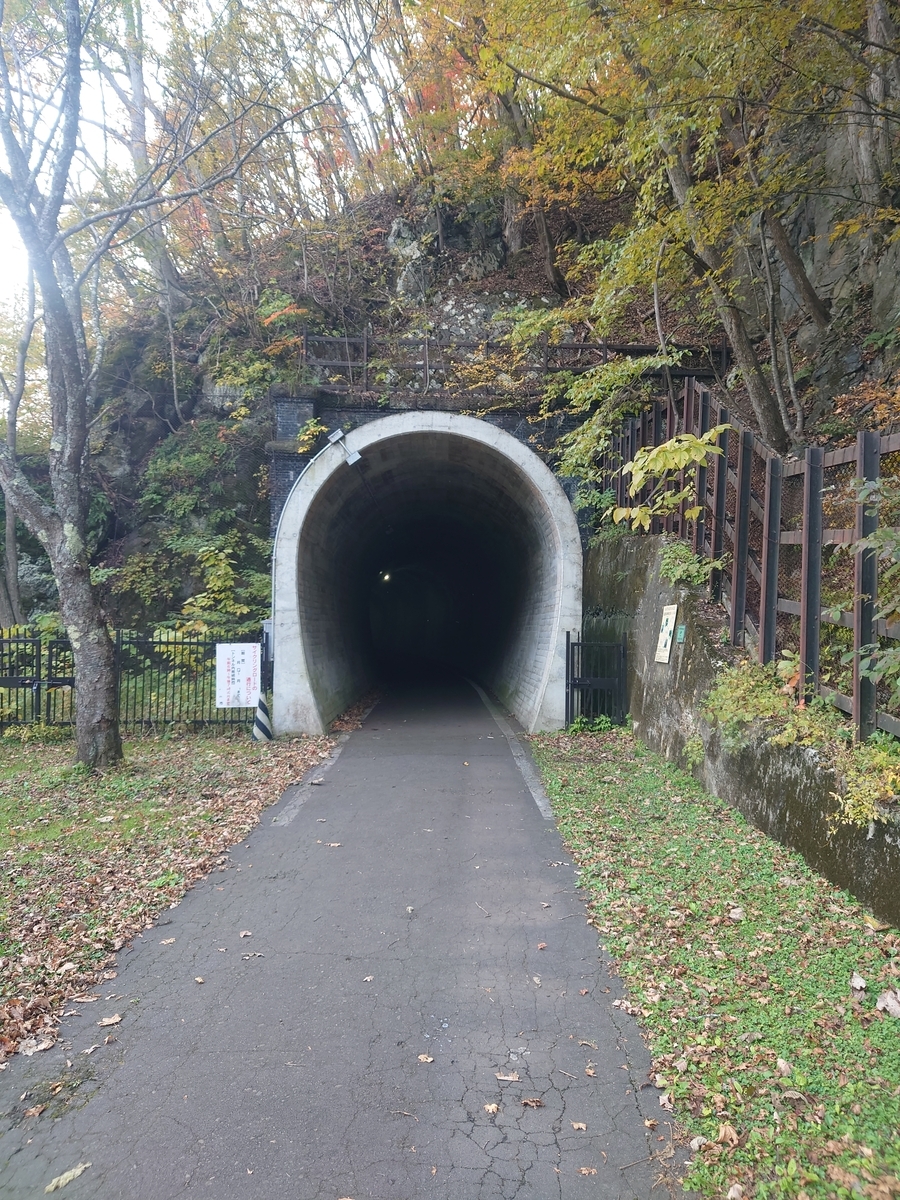 北海道遠征】北海道の鉄道遺構を訪ねて - 長都温泉の鉄道撮影記