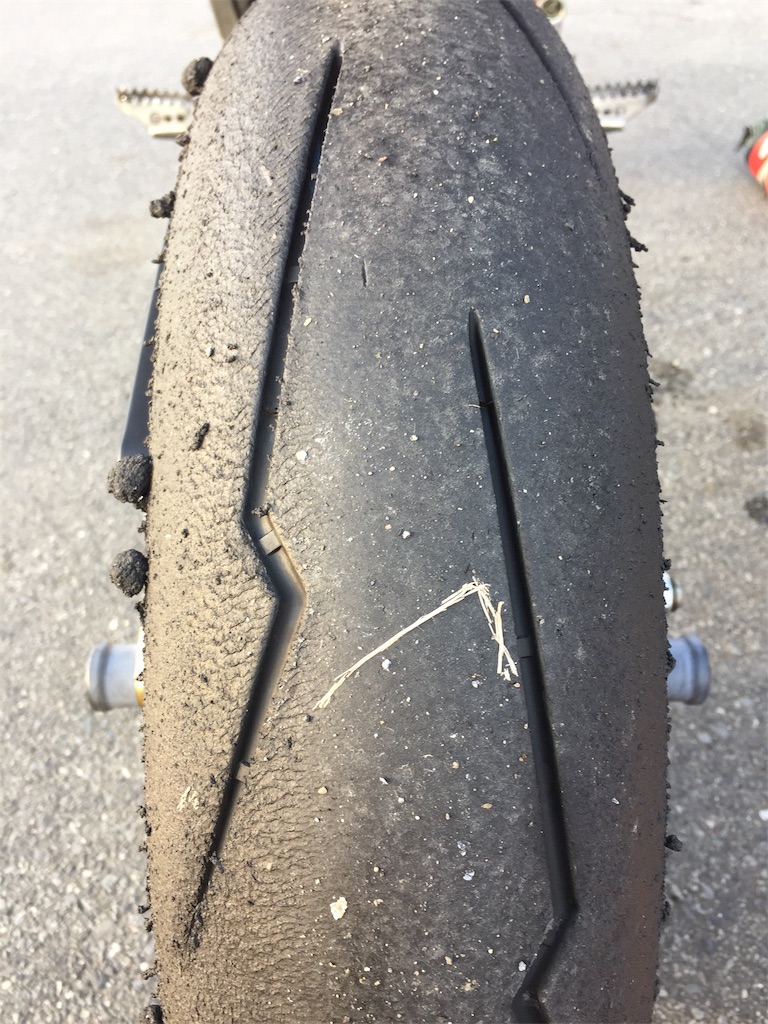 WR250X 取り外しタイヤ　【新品】　PIRELLI 投稿詳細｜MOTOCLE