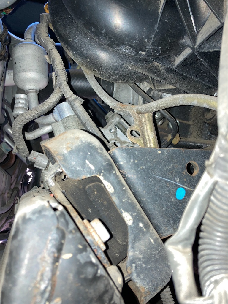 ハイエース 200系 TRH200V エンジンマウント交換 - OVER300km