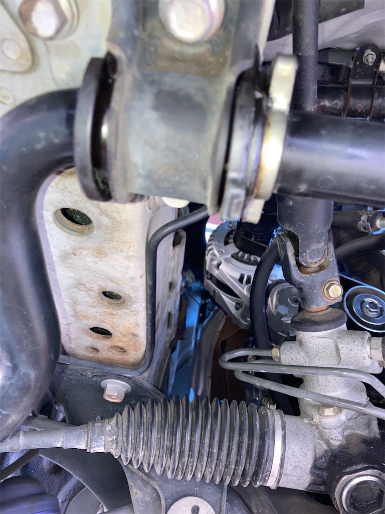 ハイエース 200系 TRH200V エンジンマウント交換 - OVER300km