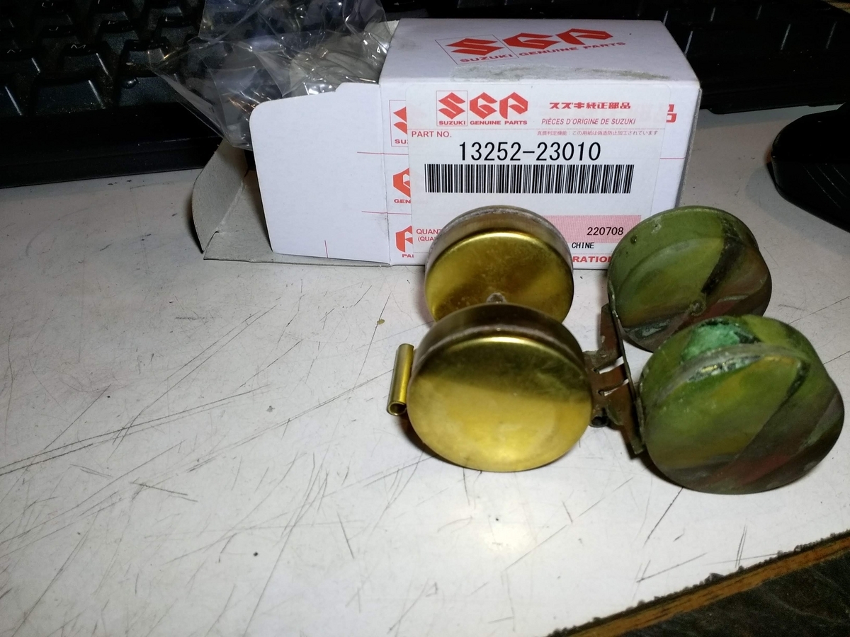 J1TR フロート交換 - 秘密基地OVERFLOW