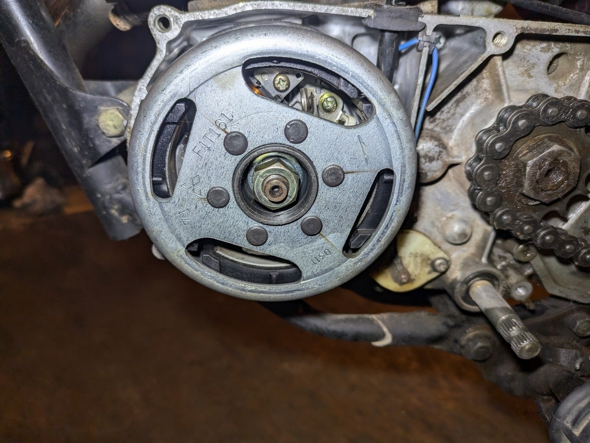 OR502 左クランクシール交換 三菱ジェネレーター - 秘密基地OVERFLOW