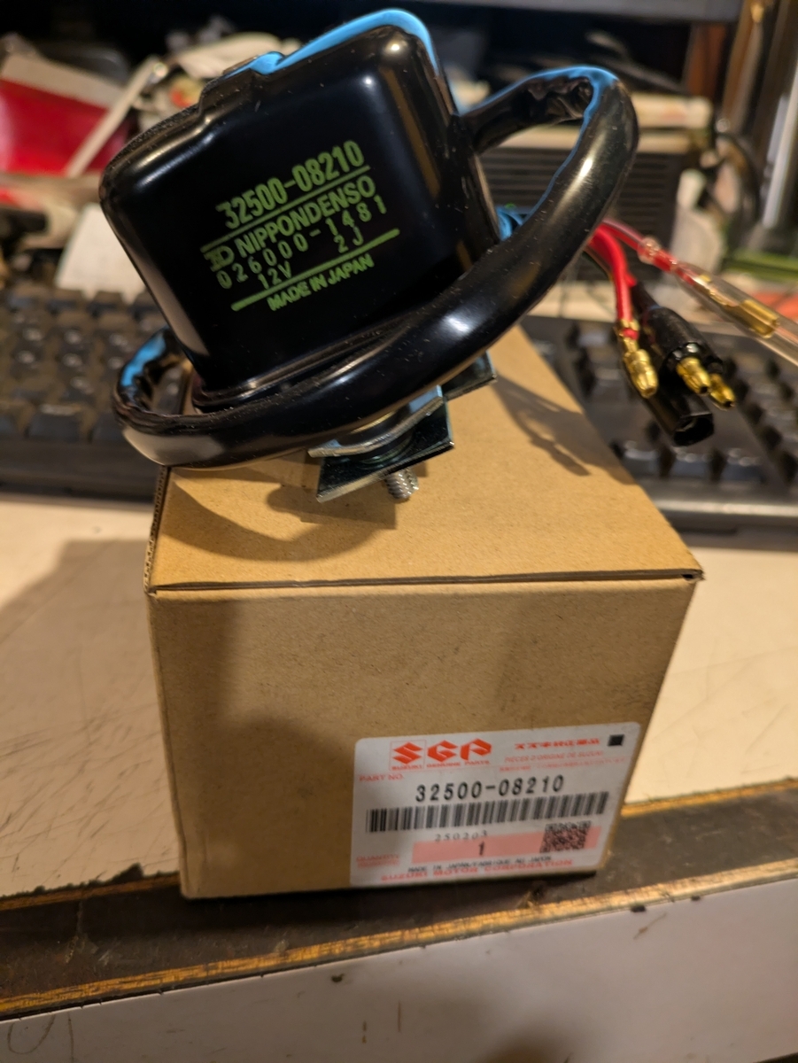 K125 | - スズキ 32500-08210 越後雪国の研究所 秘密基地OVERFLOW IC
