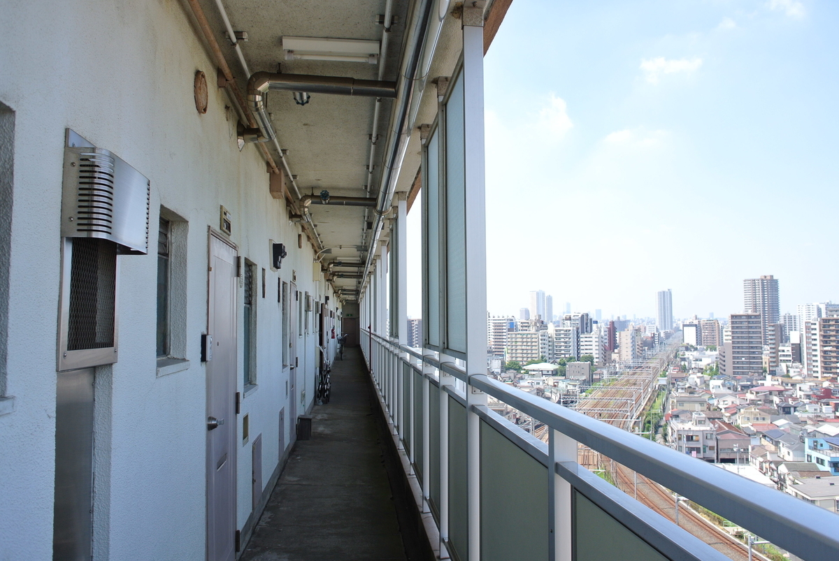 南千住二丁目アパートの廊下