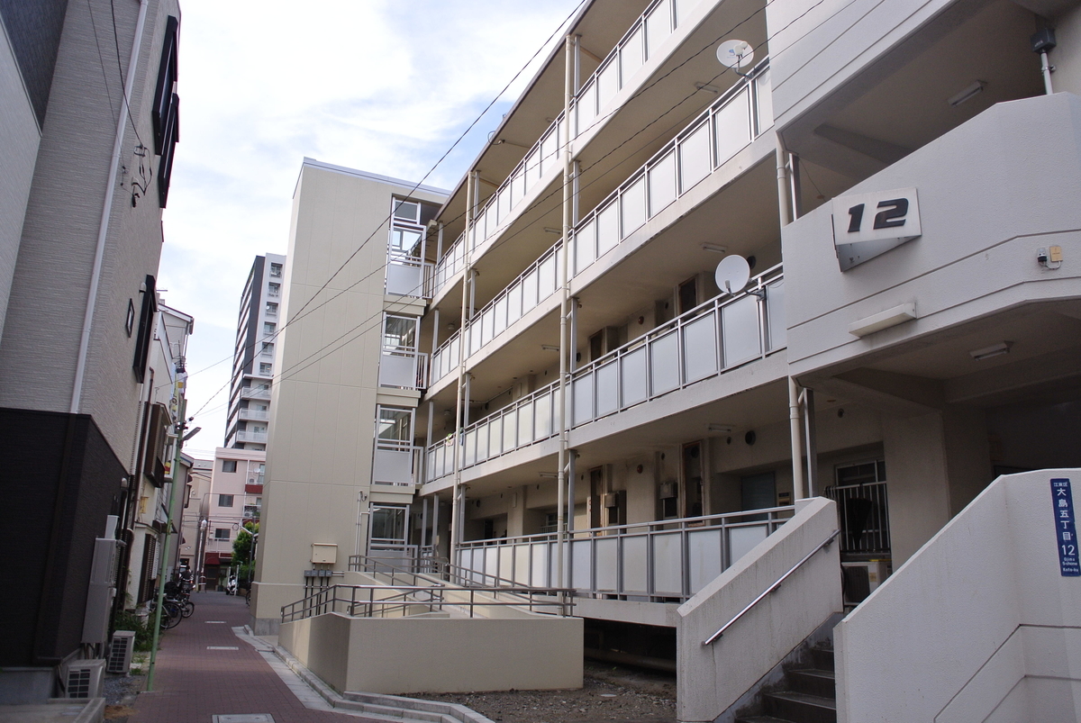 よく見る形の低層棟