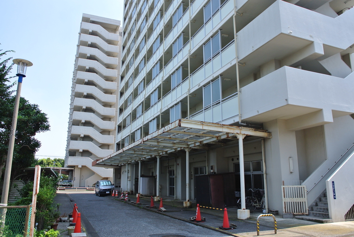 少し歩くと見えてくる橋場二丁目アパート