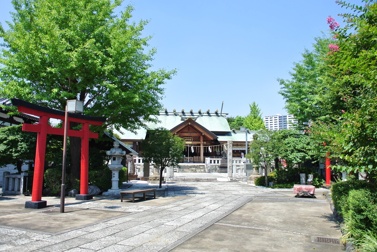 石浜神社の境内