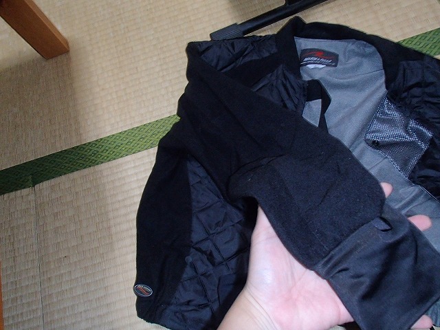 防寒インナーのレビューです【ROUGH&ROADRチタンシンサレートスリム