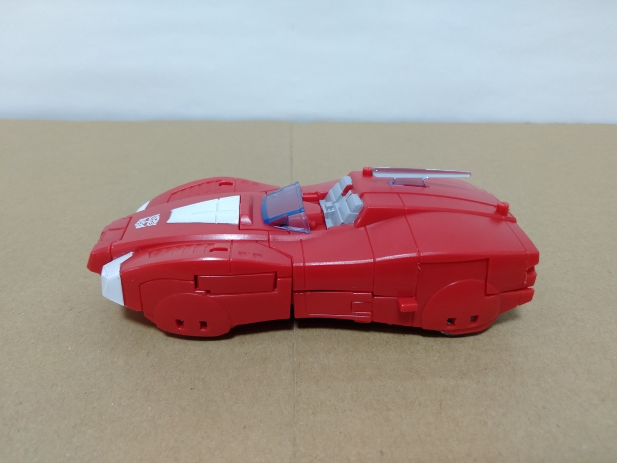 ウーマンサイバトロンのリーダー！WFC-10 エリータ1
