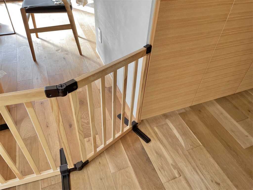 自立式ベビーゲート　ベビーストップ　止められない場所に！ 倒れない！ベビーゲートなら置くだけ自立式の簡単設置がおすすめ