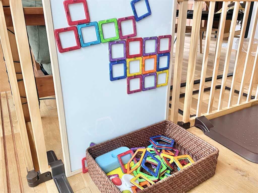 DIYでコスパ最強】モンテッソーリおもちゃ棚づくり - スーさんの
