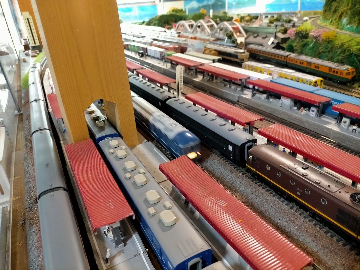 VIA HOゲージ ディーゼル機関車 クローゼットの中の鉄道模型 - HO