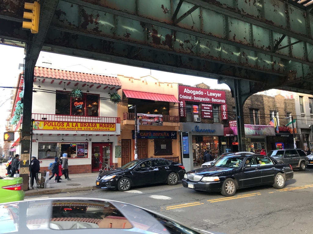 2日目：ニューヨーク滞在 (2) ジャクソンハイツ、グリーンポイント散策 Out of Office サラリーマン週末旅行記録