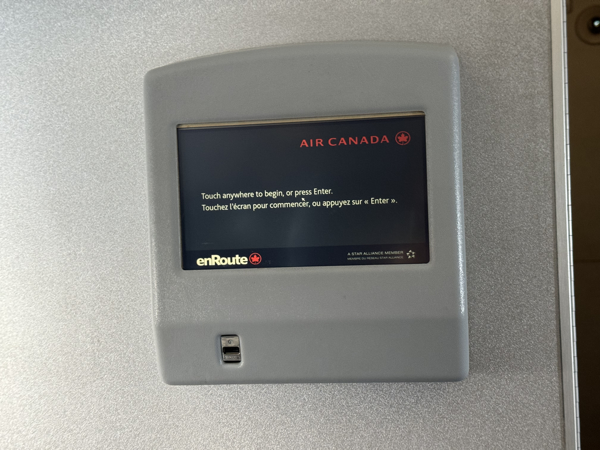 1日目：エアカナダ AC139 トロント(YYZ)〜カルガリー ビジネス - Out of Office サラリーマン週末旅行記録