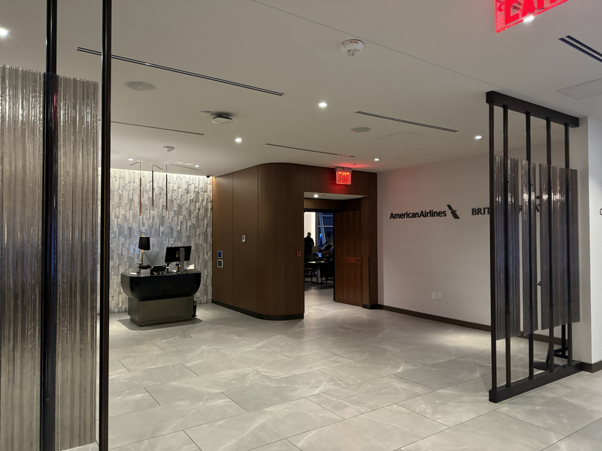 往路1区間目：アメリカン航空 AA117 ニューヨーク(JFK)〜ロサンゼルス