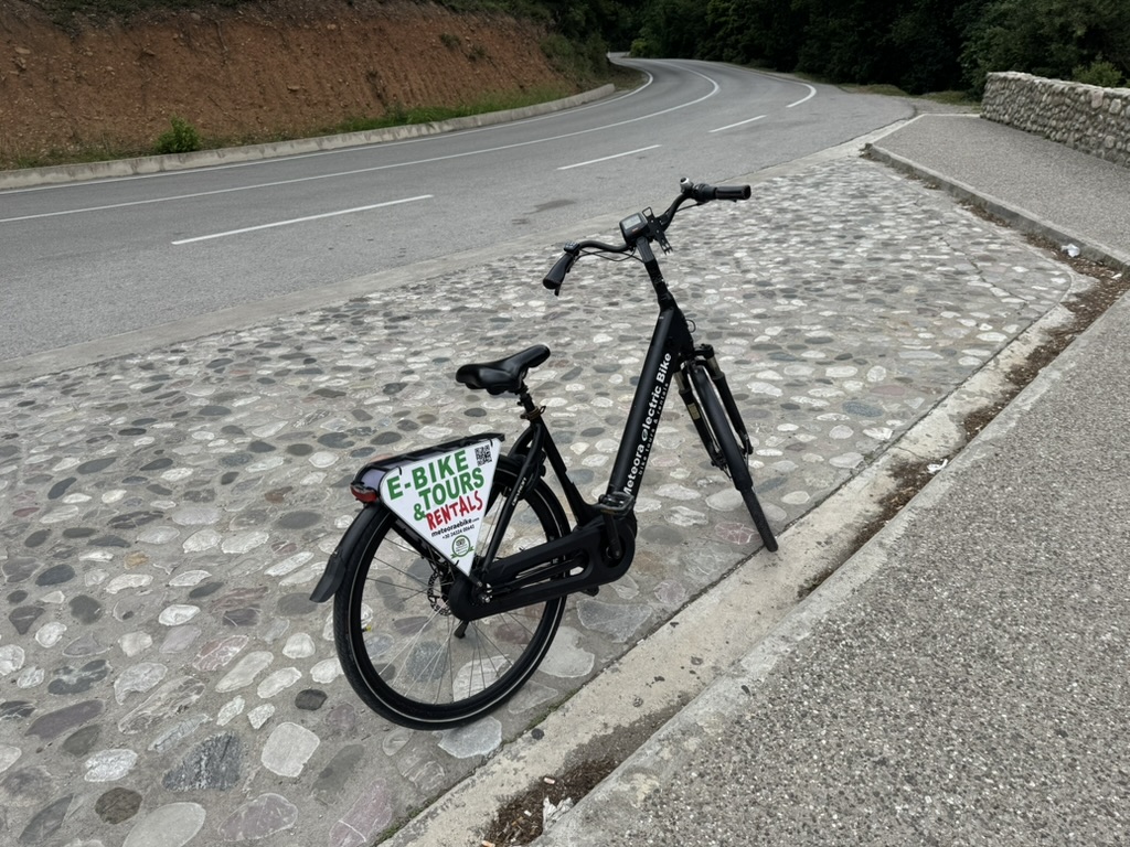 4日目：メテオラ修道院群サイクリング、カランバカ〜リトホロ バス移動