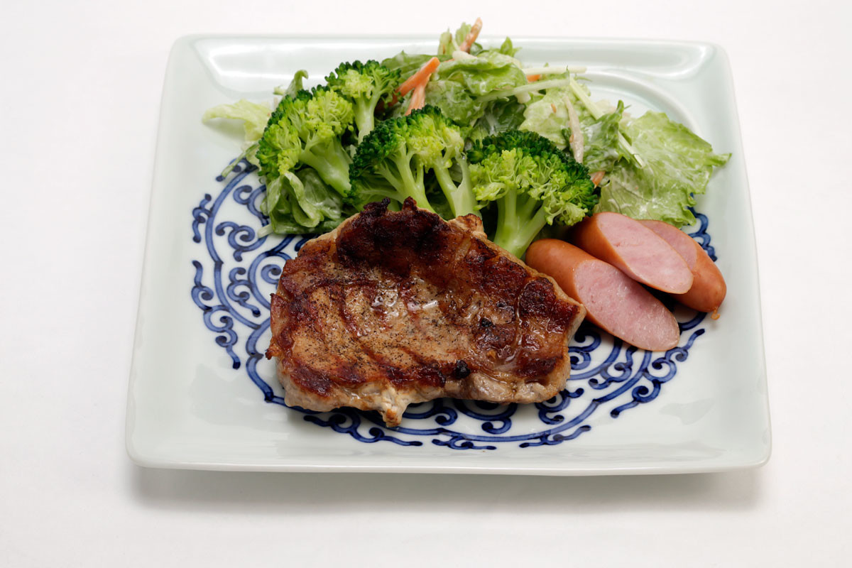 豚肉：本日の夕食のプレート