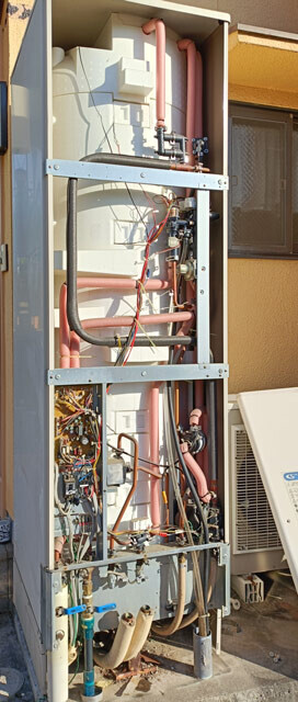 【E65・CHOFU:電気温水器エラー、交換工事の準備段階で内部が見えました】