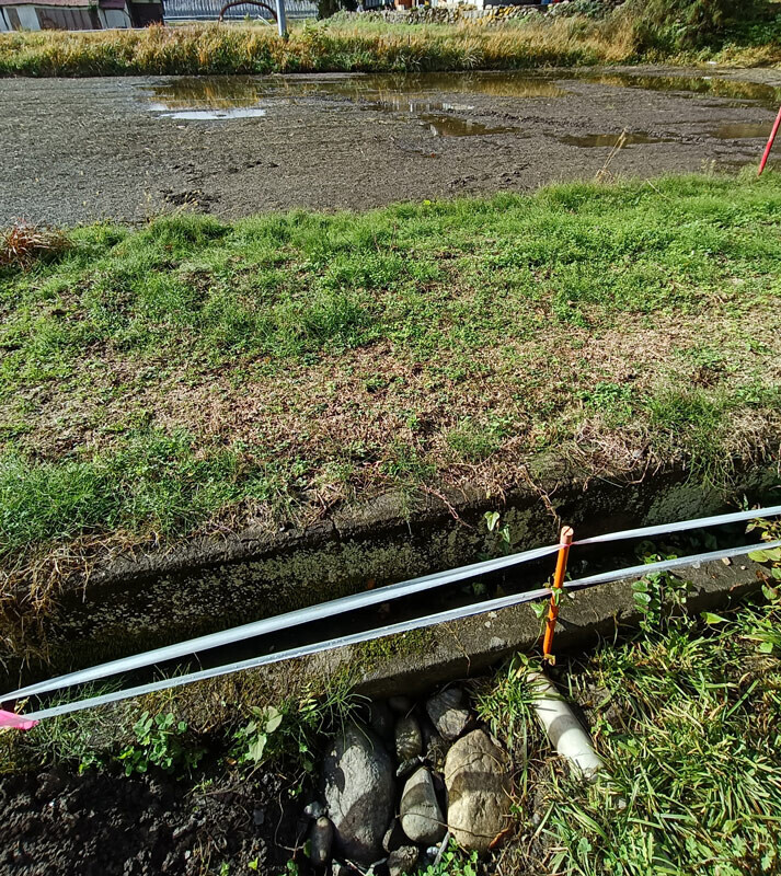 【19日午前・日南町：上手の田んぼの一部に水がたまってました】