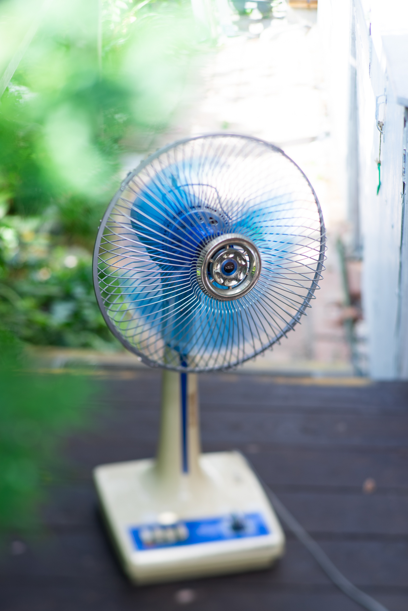 昭和の扇風機にさよならの日 - 光と風と薔薇と