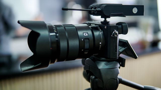 【良品】ジンバル動画撮影に快適なパワーズーム！SONY SELP18105G パワーズームレンズ採用の「SELP18105G」をVGシリーズで使って