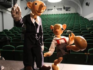 チェコ製　人形劇シュペイブル（Spejbl）の操り人形 Spejbl & Hurvinek – 最も有名なチェコのマリオネット人形の