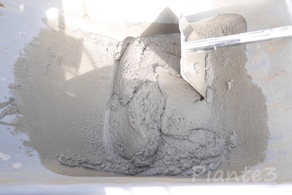 モルタルの練りあがり写真