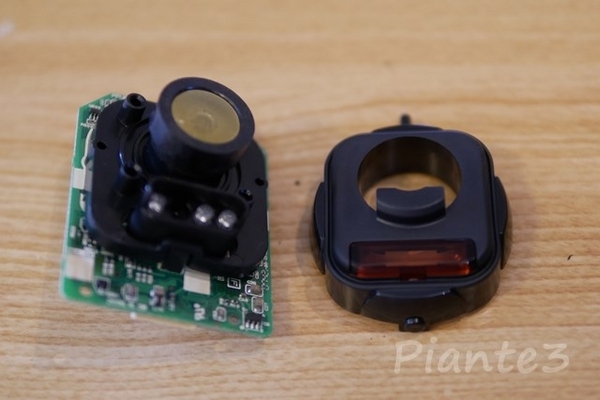 VL-V565のカメラカバーを外した写真