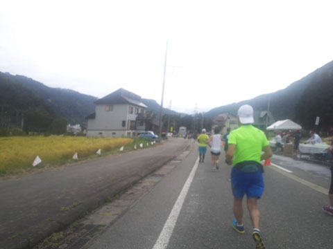 越後湯沢秋桜ハーフマラソン18 その４ ゴールまで 軟弱鈍足ランナー ドｍエリートを目指す