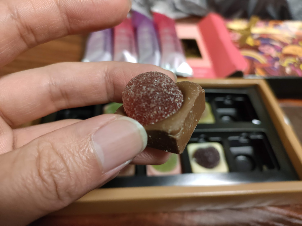 訳あり お高いチョコレートが安くなっていました 時間的にお惣菜も W とある休日の夜 Pontasanの日記