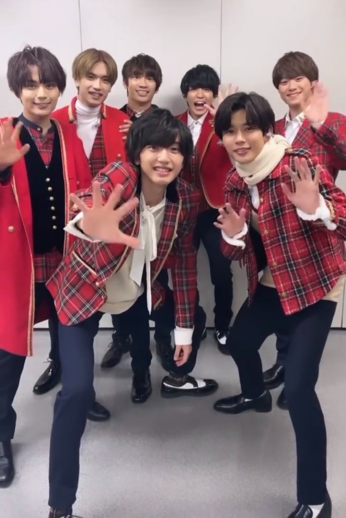 ☆ゆう☆コメ逃げやめてください！　なにわ男子　指人形ケープ　チェック衣装 ☆ゆう☆コメ逃げやめてください！様専用 なにわ男子 指人形