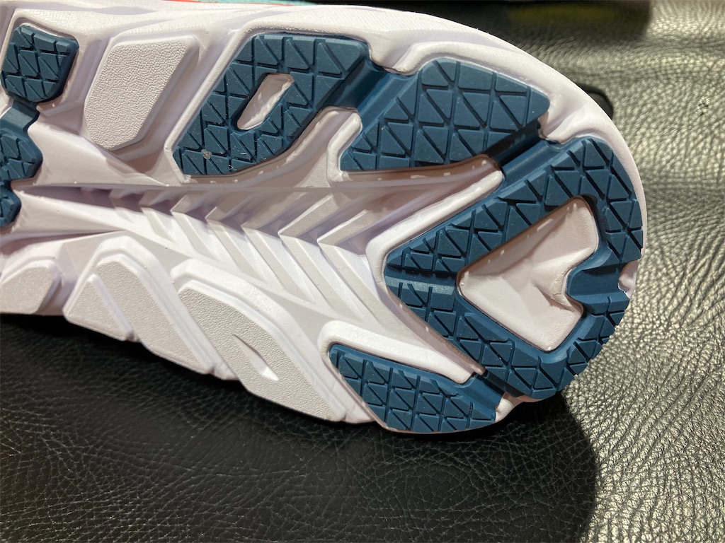 高評価のHOKA クリフトン8が登場！ レビューをして見ました