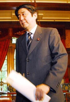 安倍官房長官