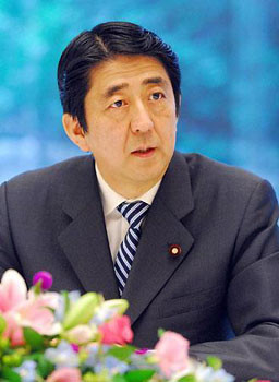 安倍官房長官