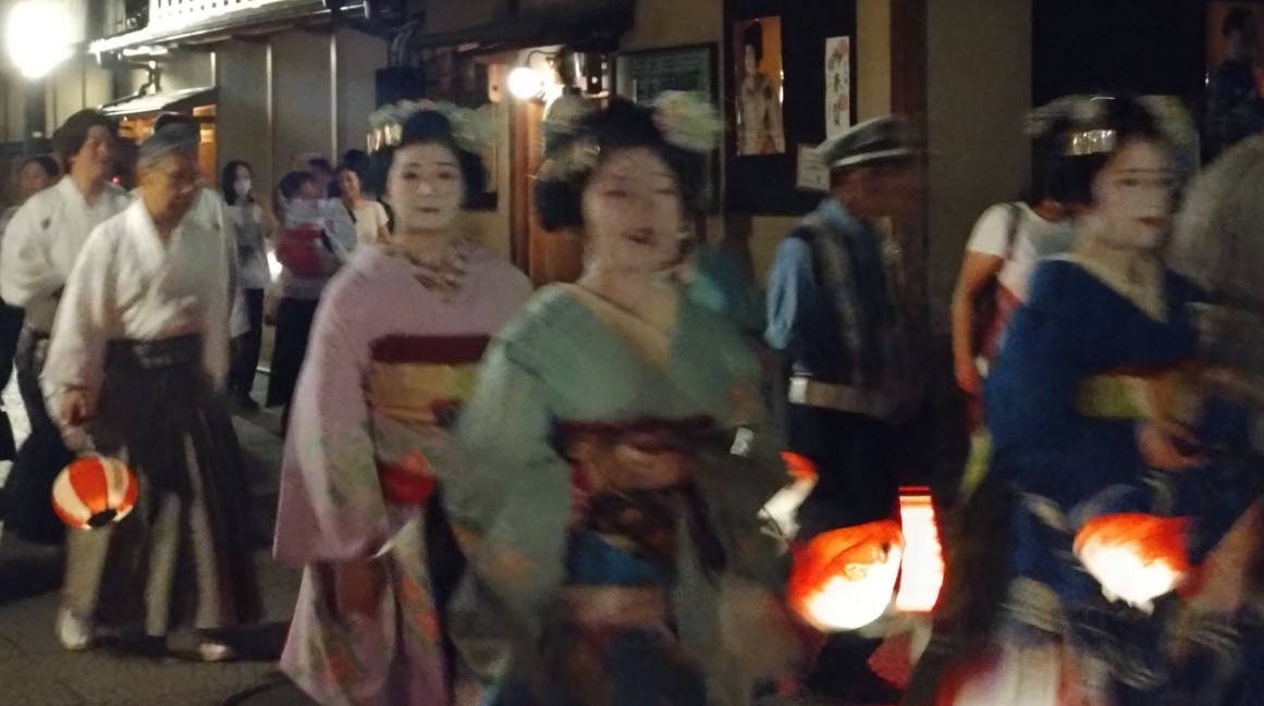 お見送り提灯行列をお見送り。 - R365の日記@京都