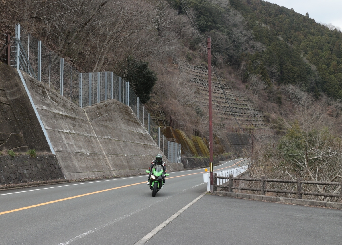 f:id:RAKu:20200419234913j:plain f:id:RAKu:20200419234913j:plain
